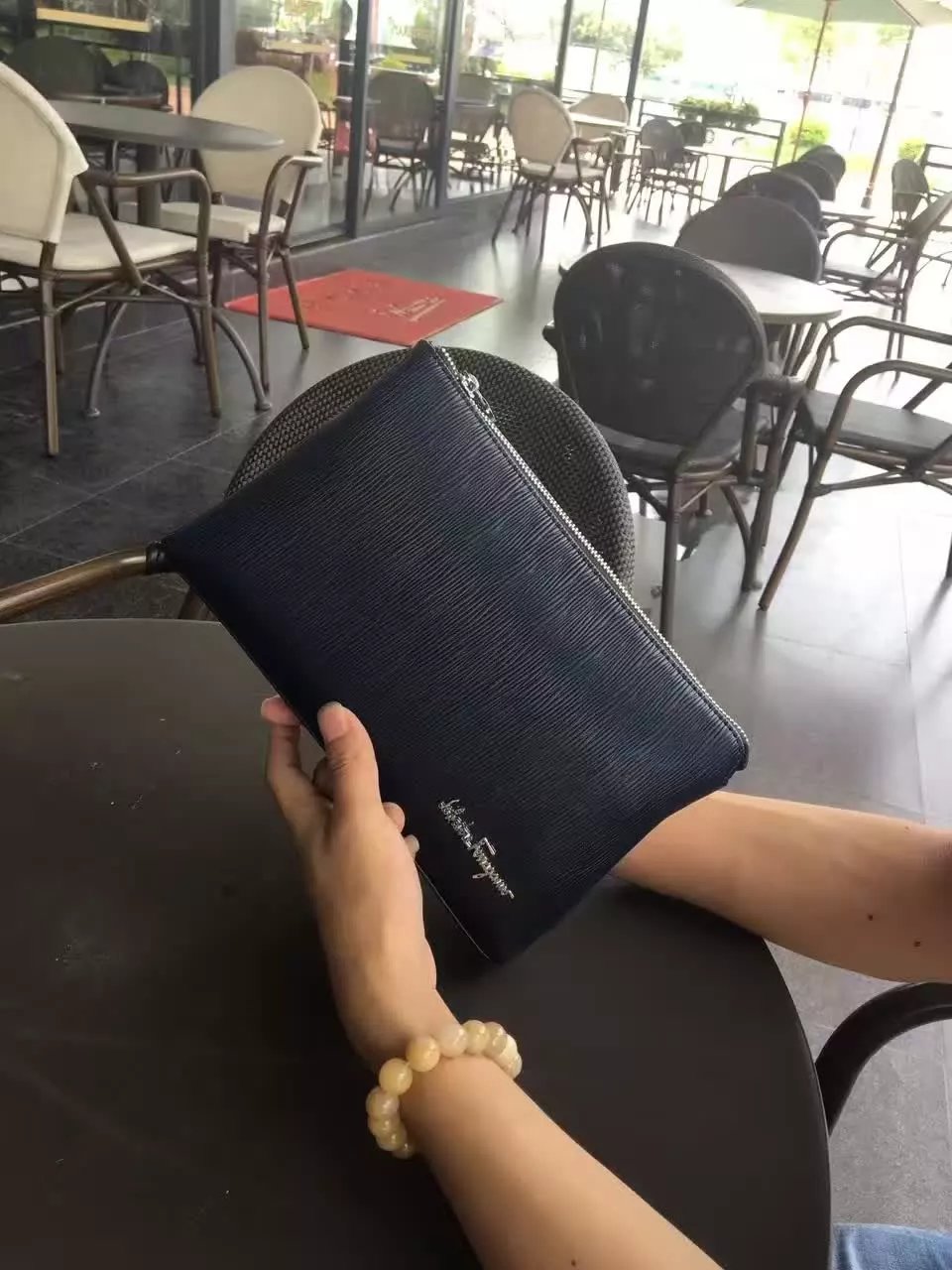 16082457蓝色